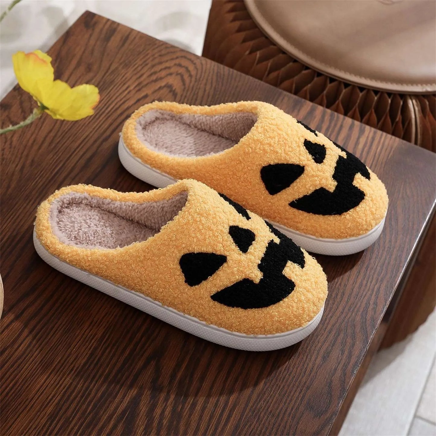 Halloween Christmas Velvet Lined Warm Slippers Holiday House Shoes Home Slipper for Women Fuzzy Outdoor Indoor Bedroom Slippers